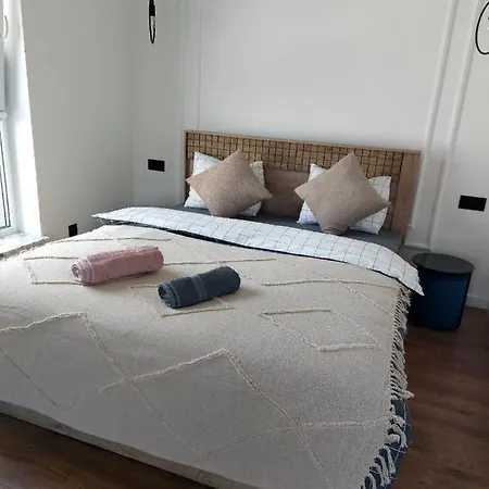 Katerina - Mona Luxury