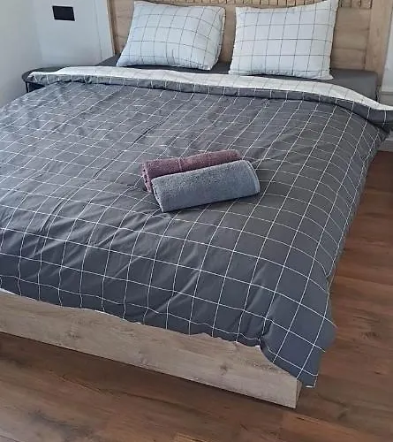 Katerina - Mona Luxury *